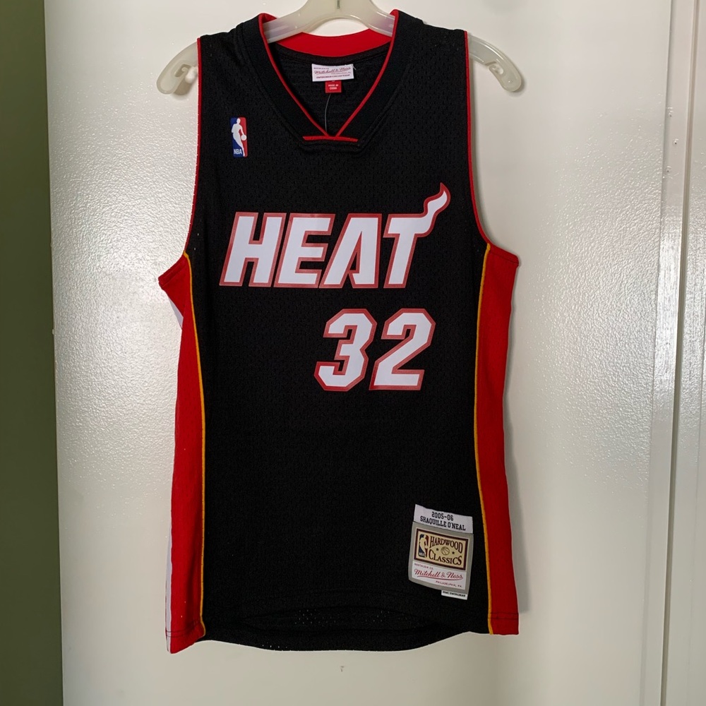 SHAQUILLE O'NEAL MITCHELL AND NESS MIAMI HEAT SWINGMAN JERSEY